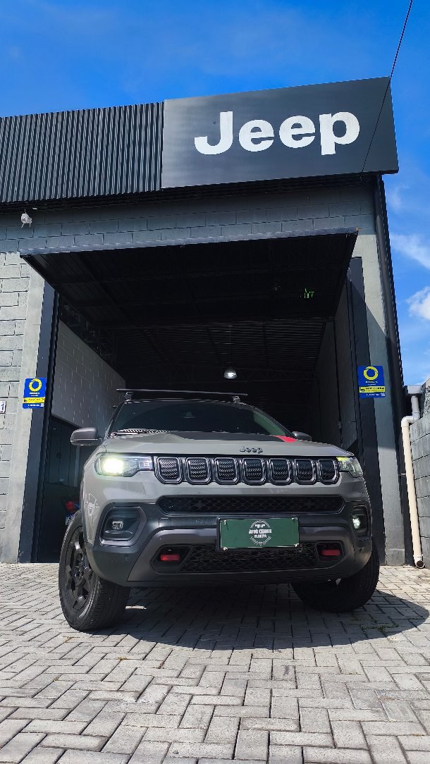 Fachada da oficina especializada em Jeep Florianópolis